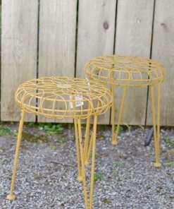 Tabouret en métal jaune