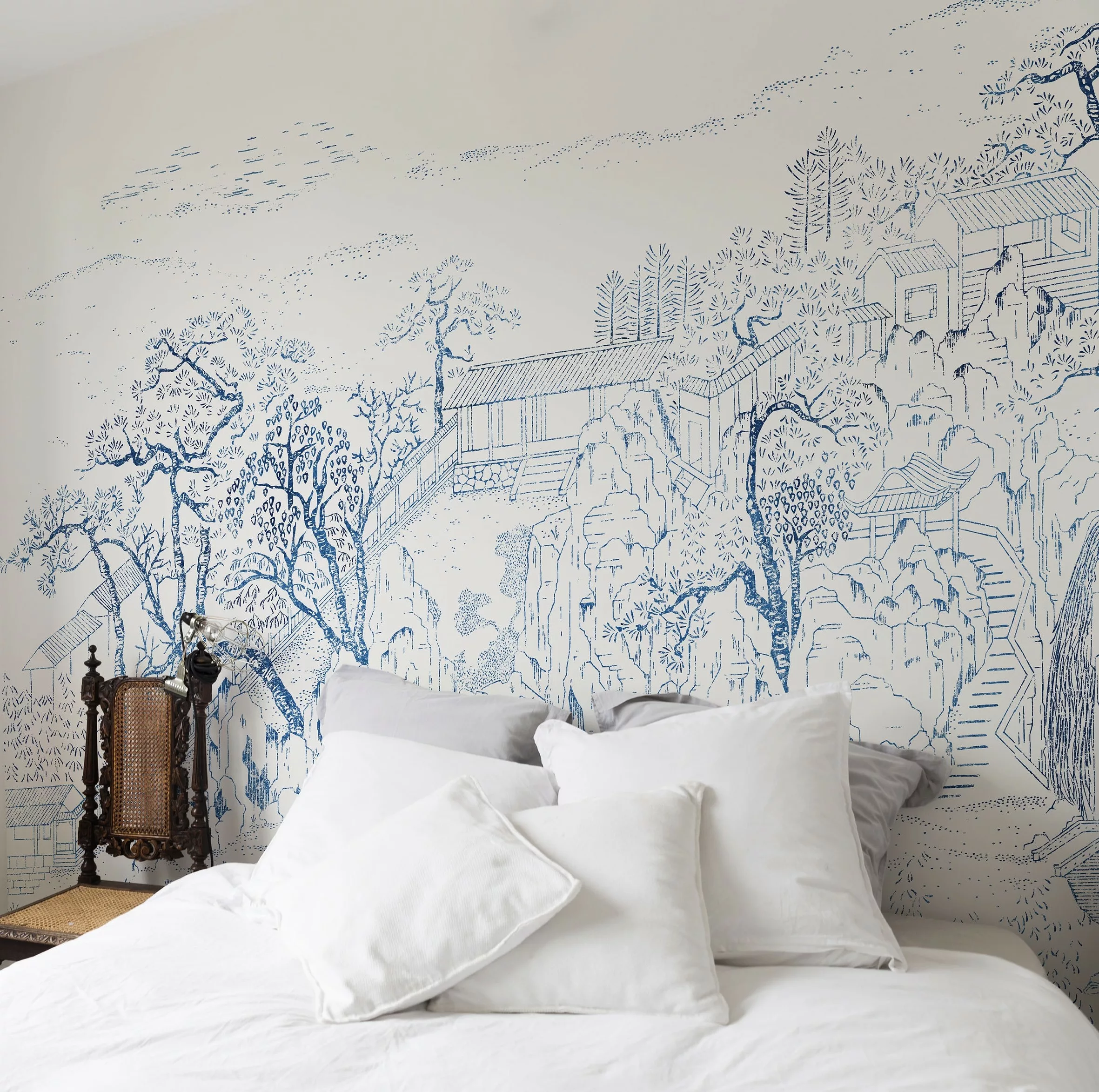 Papier peint design intissé Coromandel Indigo prêt-à-poser by Frédéric Bonnin – Image 3