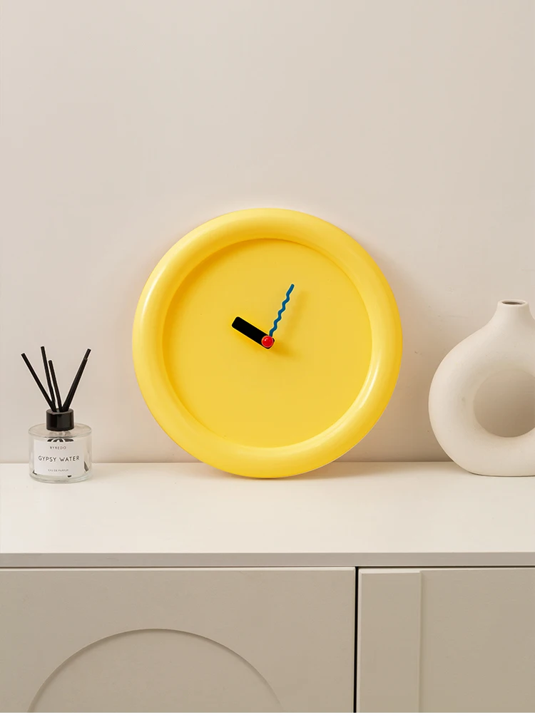 Horloge murale design Bauhaus au design minimaliste – Image 9