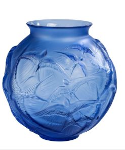 Alternative view of LALIQUE – Vase hirondelles bleu saphir moyen modèle